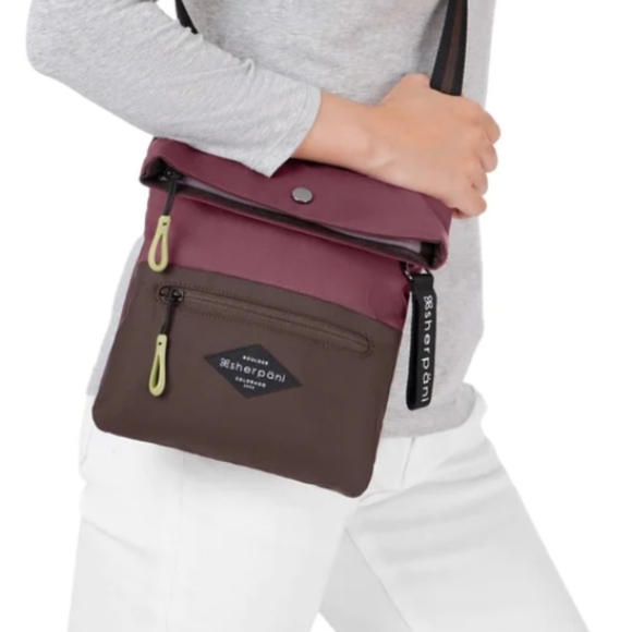 NWT Sherpani Pica Minimalist Crossbody Rosewood Foldover Magnetic Rubber - Picture 1 of 10